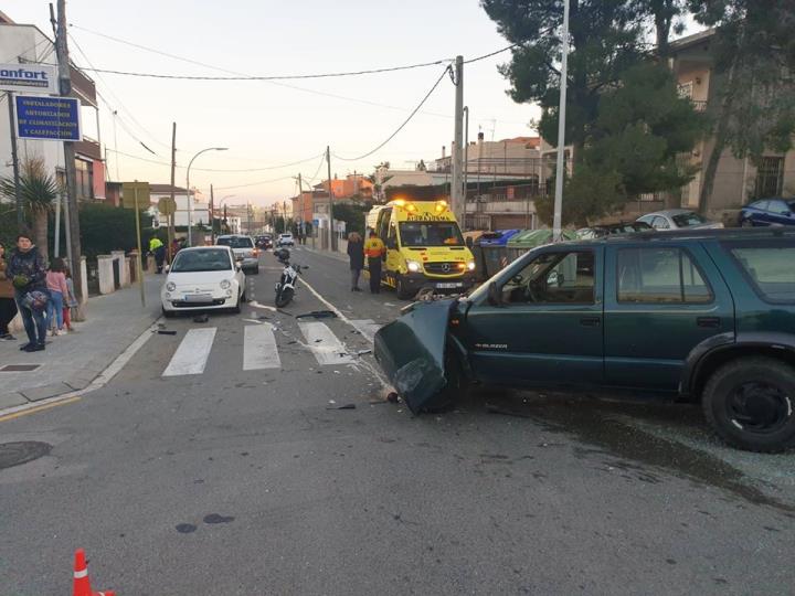 Ferits lleus els ocupants de dos vehicles que han xocat frontalment a Calafell. Ajuntament de Calafell