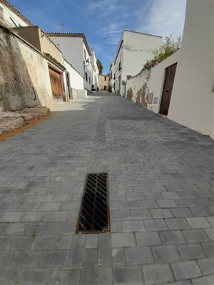 Finalitzen les obres de millora dels carrers del nucli antic de Ribes