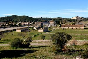 Gran pla general de l'autòdrom de Terramar. Al centre, construccions pendents d'enderrocar. ACN