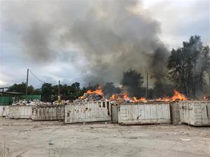 Incendi a la planta de transferència de la deixalleria de Vilanova