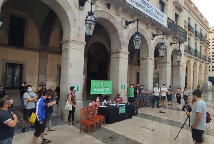 La campanya “jo també soc veïna” denuncia els entrebancs de l’Ajuntament a l’associacionisme vilanoví. EIX