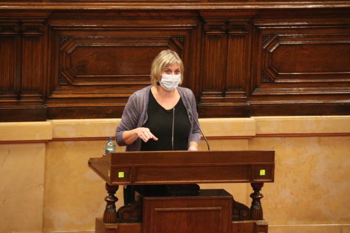 La consellera de Salut en funcions, Alba Vergés, durant la seva intervenció al ple del Parlament. ACN