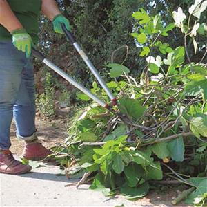 La Coordinadora de Jardiners del Garraf demana l'ampliació dels horaris de la planta de compostatge a l'estiu. EIX