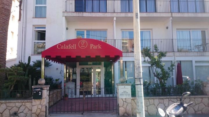 La Generalitat intervé la residència de Segur de Calafell on hi ha hagut un brot de covid-19 amb 82 positius. Calafell Park