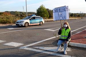 La plantilla de Bergé Logística protesta per denunciar l'acomiadament de 43 empleats a la cristalleria de Saint-Gobain