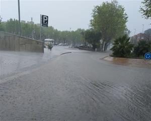 La pluja causa inundacions i talls de carrers a Calafell. Ajuntament de Calafell