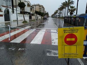 La pluja causa inundacions i talls de carrers a Calafell