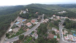 La policia de Cunit activa el dron per controlar el confinament de la població