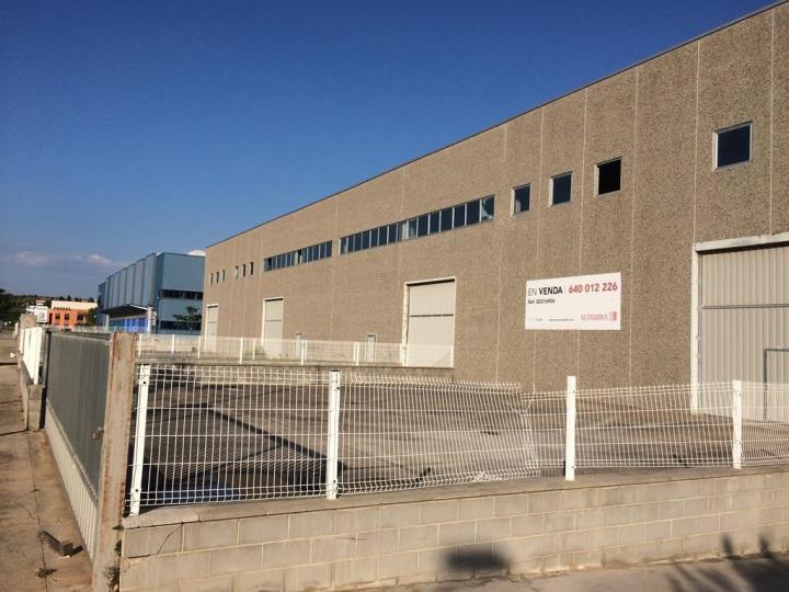 La policia de l’Arboç desmantella una festa il.legal en una nau industrial i posa 6 denúncies. Ajuntament de l'Arboç