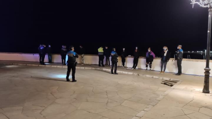 La policia de Sitges posa 32 denúncies durant el cap de setmana, 23 de les quals per incompliment de les mesures sanitàries. Ajuntament de Sitges