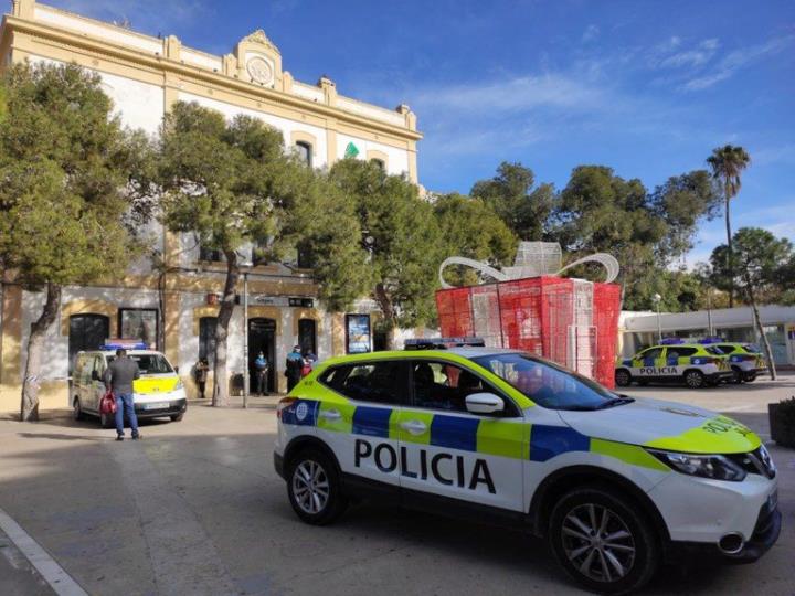 La policia de Sitges posa mig centenar de sancions per incomplir normatives contra la covid-19 aquest cap de setmana. Ajuntament de Sitges