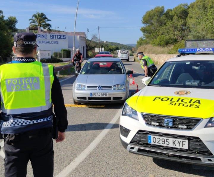 La Policia de Sitges sanciona 75 persones per incomplir la normativa contra la covid-19. Ajuntament de Sitges