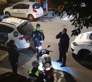 La policia de Vilanova deté un menor quan intentava robar un ciclomotor. EIX
