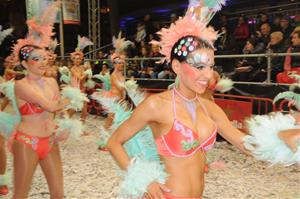 La Rua de la Disbauxa porta al clímax el Carnaval de Sitges. Ajuntament de Sitges