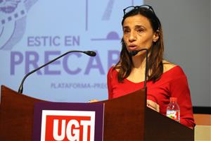 La secretària d'Igualtat i Formació Professional de la UGT Catalunya, Eva Gajardo, durant la seva intervenció a la jornada sobre bretxa salarial. ACN