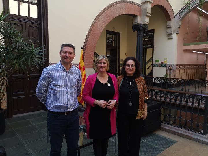L’alcaldessa de Sitges i el regidor de Salut es reuneixen amb la consellera de Salut per exposar la situació del CAP. Ajuntament de Sitges