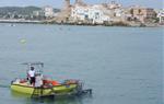 L’embarcació de neteja del litoral recull un volum de residus de 1.130 litres cúbics en un mes a Sitges. Ajuntament de Sitges