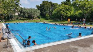 Les dues piscines exteriors de Sant Pere de Ribes ja estan obertes amb mesures la covid-19. Ajt Sant Pere de Ribes