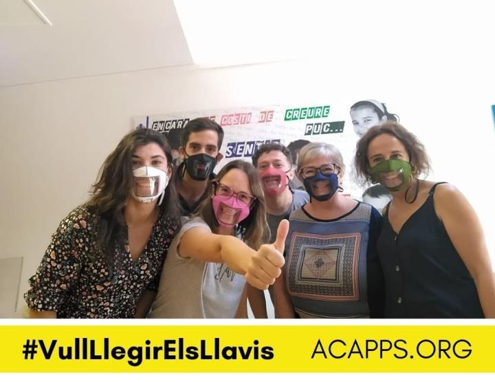 Les persones sordes i les seves famílies demanen mascaretes transparents per poder llegir els llavis. ACAPPS