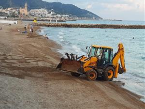 Les platges de Sitges ofereixen serveis per garantir la seguretat i l’aforament. Ajuntament de Sitges