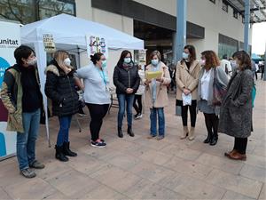 L’escola Les Roquetes clou el projecte de cultura emprenedora del curs passat amb la fira de cooperatives al mercat