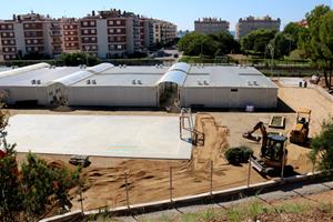 L'escola Vilamar de Calafell, en obres i amb trànsit constant d'excavadores a pocs dies de l'inici del curs 2020-21