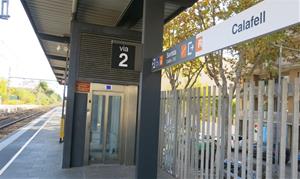 L’estació de Calafell ha tingut un ascensor avariat al voltant dels 10 mesos. PTP