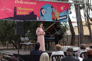 Lleida aplaudeix les primeres peces del nou disc de Laura Farré Rozada