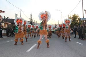 Massiva presència de carrosses a la Rua de Carnaval de Sant Martí Sarroca. Ajt Sant Martí Sarroca