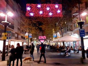Més de 40 municipis canvien el 6 pel 8 de desembre com a primer festiu d'obertura comercial de la campanya de Nadal. Ajuntament de Vilanova