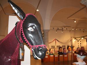 Més de 5.700 persones han visitat les exposicions de la Festa Major i d'Armand Cardona aquest estiu a Vilanova. Ajuntament de Vilanova