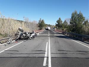 Mor el conductor d'un cotxe en un xoc amb un camió a la C-15 a Sant Quintí de Mediona. Trànsit