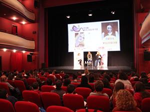 Muriel Villanueva dona el tret de sortida a la tercera edició del Premi Menjallibres. Ajuntament de Vilanova