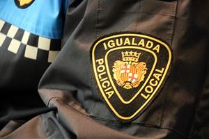 Pla detall de la identificació de la Policia Local d'Igualada. Imatge del 15 de gener del 2020. ACN