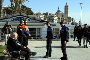 Pla general de la patrulla conjunta entre agents privats i Guàrdia Urbana per controlar el fenomen del 'top manta' a la ciutat. ACN