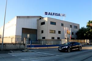 Pla general de l'edifici principal d'Alfisa, a Santa Margarida i els Monjos. Imatge del 10 de setembre del 2020. ACN