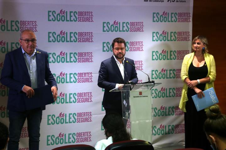 Pla general del conseller d'Educació, Josep Bargalló; el vicepresident del Govern, Pere Aragonés, i la consellera de Salut, Alba Vergés. ACN