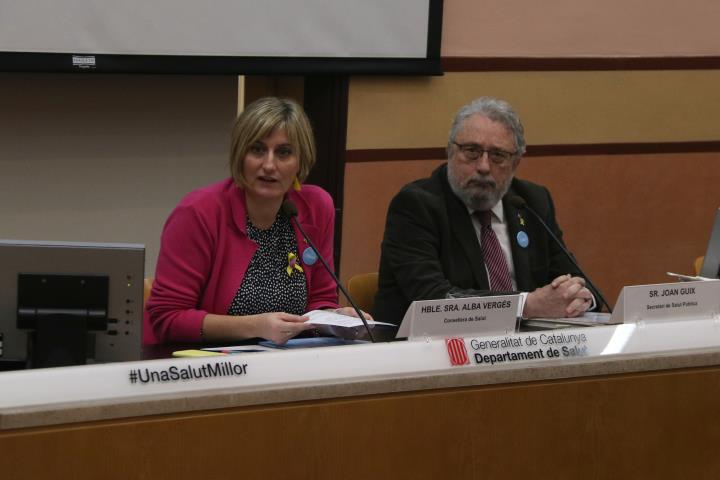 Pla mitjà de Joan Guix, secretari de Salut Pública, i Alba Vergés, consellera de Salut, a la roda de premsa del 13 de gener de 2020. ACN