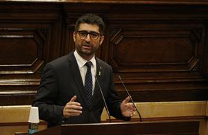 Pla mitjà del conseller Jordi Puigneró intervenint en el ple monogràfic de la covid-19 l'1 de juliol del 2020. ACN