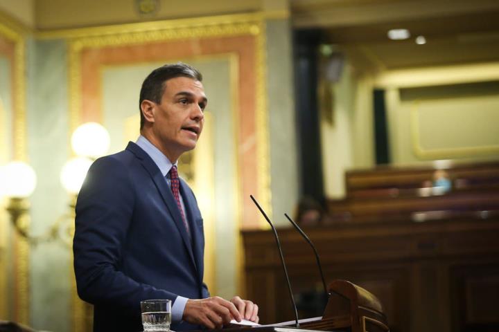 Pla mitjà del president del govern espanyol, Pedro Sánchez, durant la compareixença al Congrés sobre l'estat d'alarma, el 16 de desembre del 2020. Con