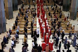 Pla picat dels feligresos a la Sagrada Família en la beatificació de Joan Roig Diggle, el 7 de novembre del 2020 . ACN