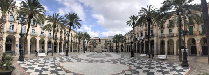 Plaça de la Vila de Vilanova. Eix