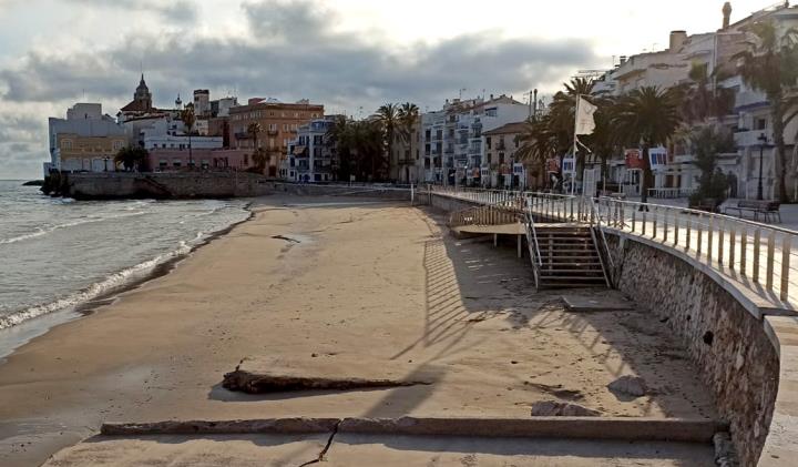 Platja de Sant Sebastià. Eix