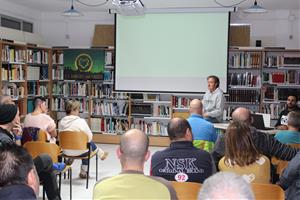 Presentació a la Biblioteca Municipal Ernest Lluch. Ajuntament de Banyeres