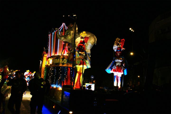 Primer premi carrosses locals: Carnival Circus, de Segur de Calafell. Ajuntament de Calafell