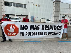 Protesta dels treballadors d'Hitecsa, a Vilanova, per l'acomiadament d'un company de baixa per la covid-19