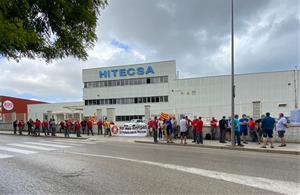 Protesta dels treballadors d'Hitecsa, a Vilanova, per l'acomiadament d'un company de baixa per la covid-19