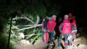 Rescatat l'espeleòleg accidentat a l'Avenc de l'Esquerrà, a Olesa de Bonesvalls. Bombers