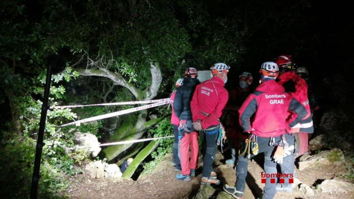 Rescatat l'espeleòleg accidentat a l'Avenc de l'Esquerrà, a Olesa de Bonesvalls. Bombers