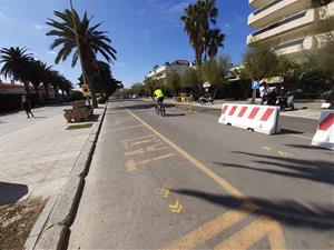 Sitges habilitarà un carril bici definitiu al passeig Marítim. Ajuntament de Sitges